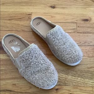 UGG Australia LUCI Slip On Mules Loafer US 8.5 EUR 39.5 Beige 1091950 SOLD OUT